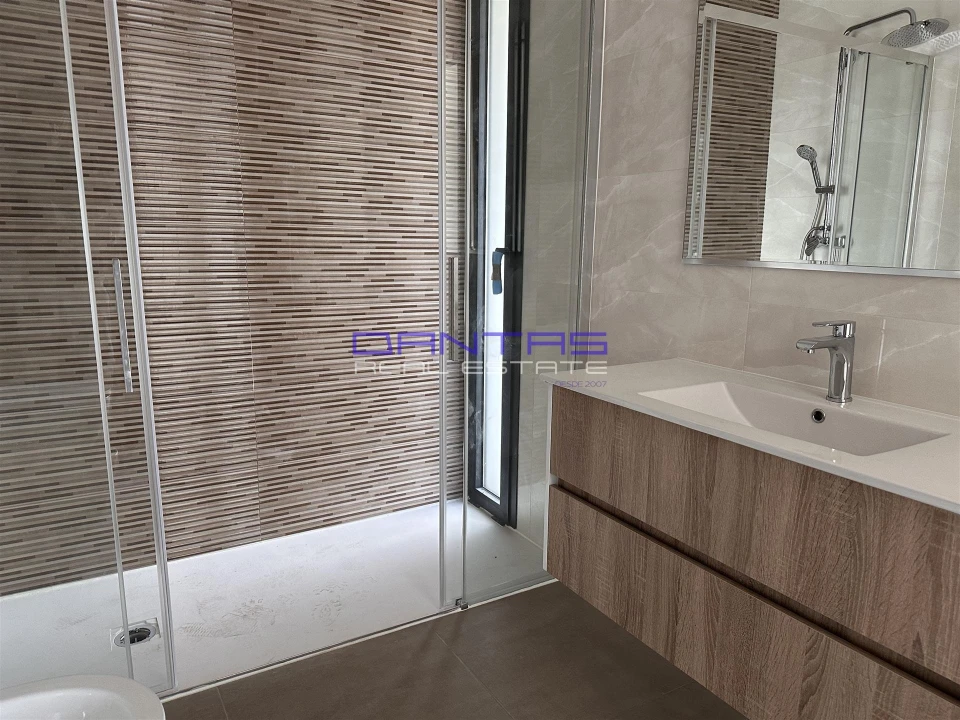 Moradia T7 para Venda em Vila de Prado Foto 18