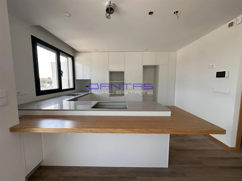 Moradia T7 para Venda em Vila de Prado Foto 8