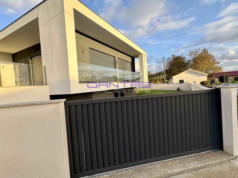 Moradia T3 para Venda em Vila Verde e Barbudo Foto 21