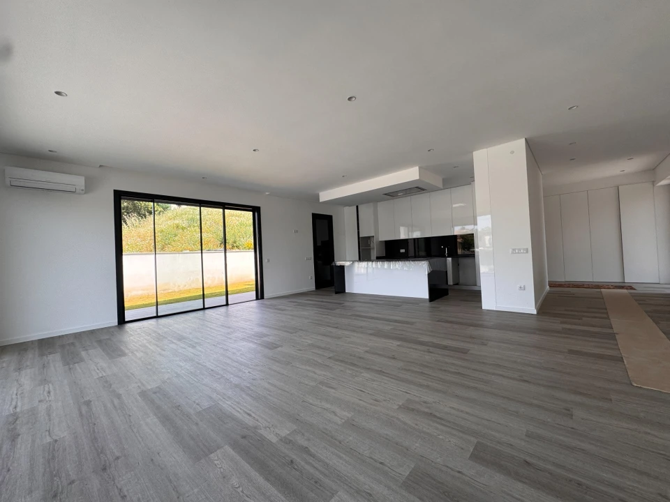 Moradia T3 para Venda em Vila Verde e Barbudo Foto 33