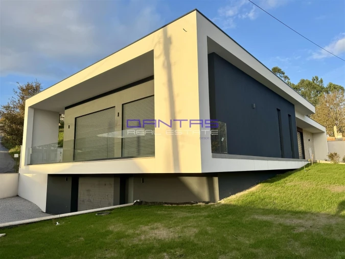 Moradia T3 para Venda em Vila Verde e Barbudo Foto 17