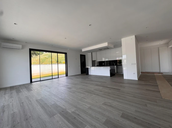 Moradia T3 para Venda em Vila Verde e Barbudo Foto 33