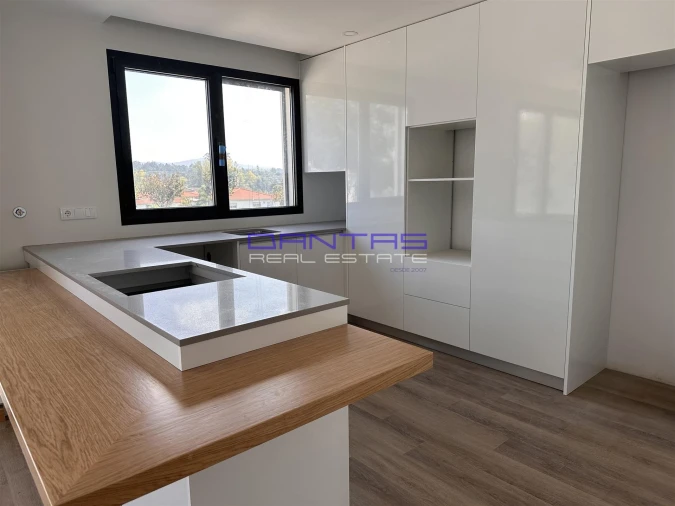 Moradia T7 para Venda em Vila de Prado Foto 6