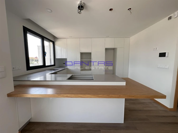 Moradia T7 para Venda em Vila de Prado Foto 8