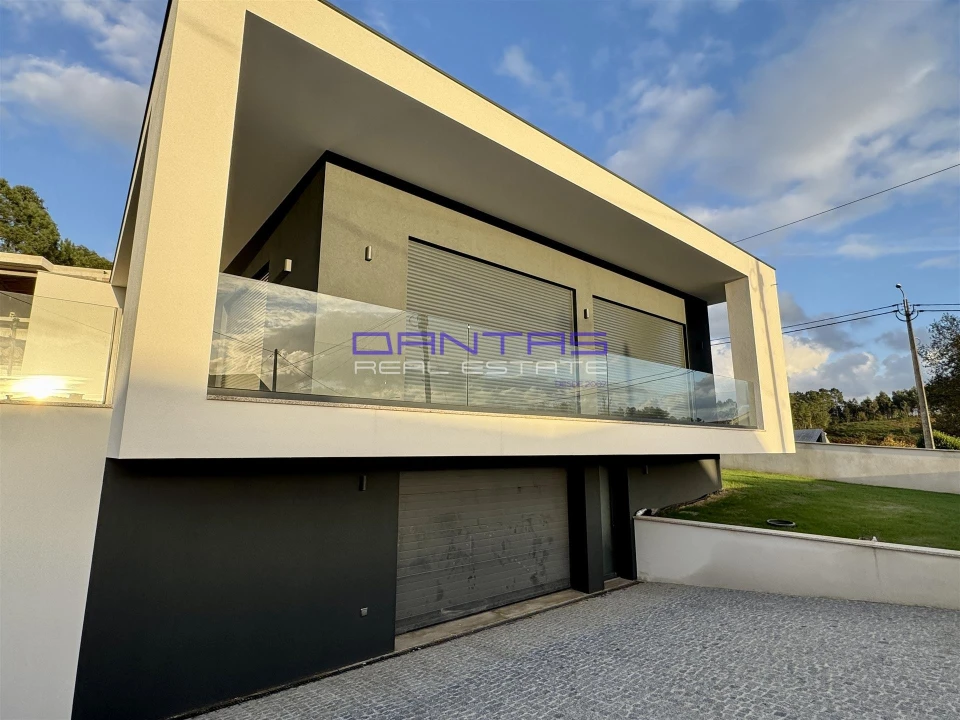 Moradia T3 para Venda em Vila Verde e Barbudo Foto 20