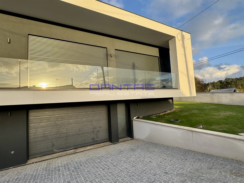 Moradia T3 para Venda em Vila Verde e Barbudo Foto 29