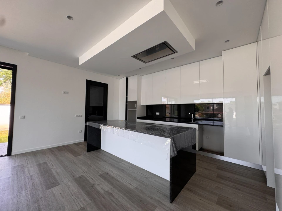 Moradia T3 para Venda em Vila Verde e Barbudo Foto 34