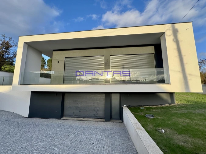 Moradia T3 para Venda em Vila Verde e Barbudo Foto 18