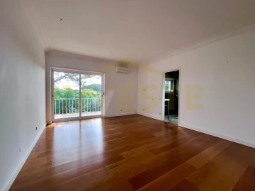 Moradia T5 para Arrendamento em Cascais e Estoril