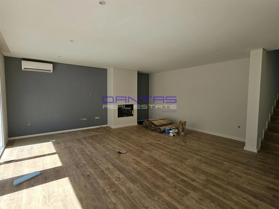 Moradia T4 para Venda em Mire de Tibães Foto 10