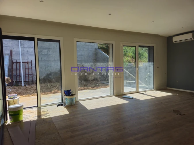 Moradia T4 para Venda em Mire de Tibães Foto 18