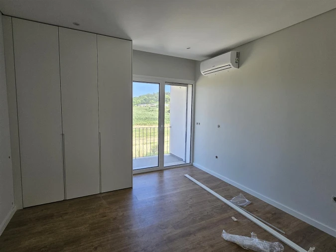 Moradia T4 para Venda em Mire de Tibães Foto 8