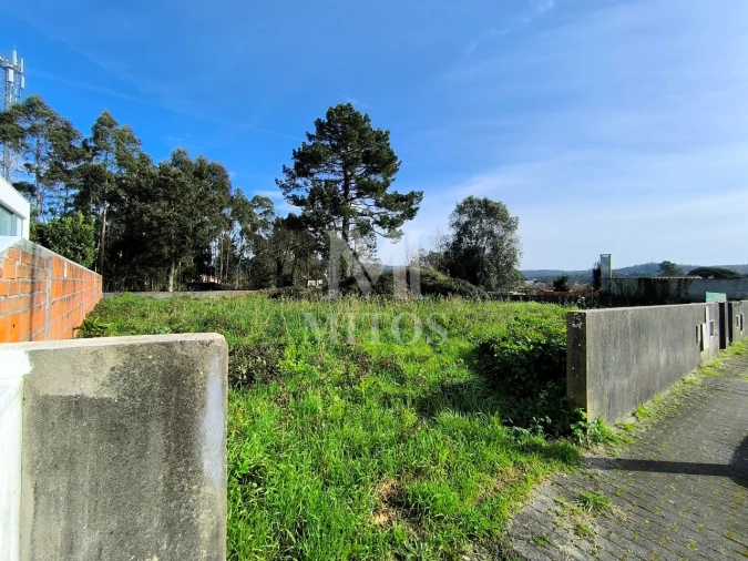 Terreno para Venda em Forjães Foto 3