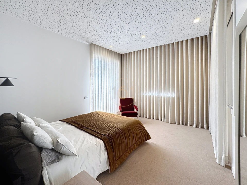 Escritório para Venda em Lordelo do Ouro e Massarelos Foto 10