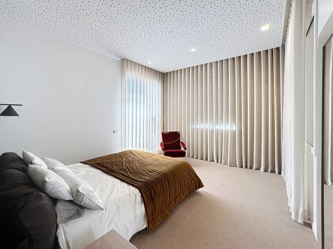 Escritório para Venda em Lordelo do Ouro e Massarelos Foto 10