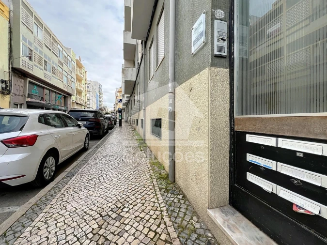 Armazém para Venda em Portimão Foto 13