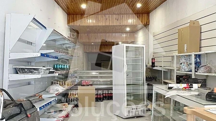 Armazém para Venda em Portimão