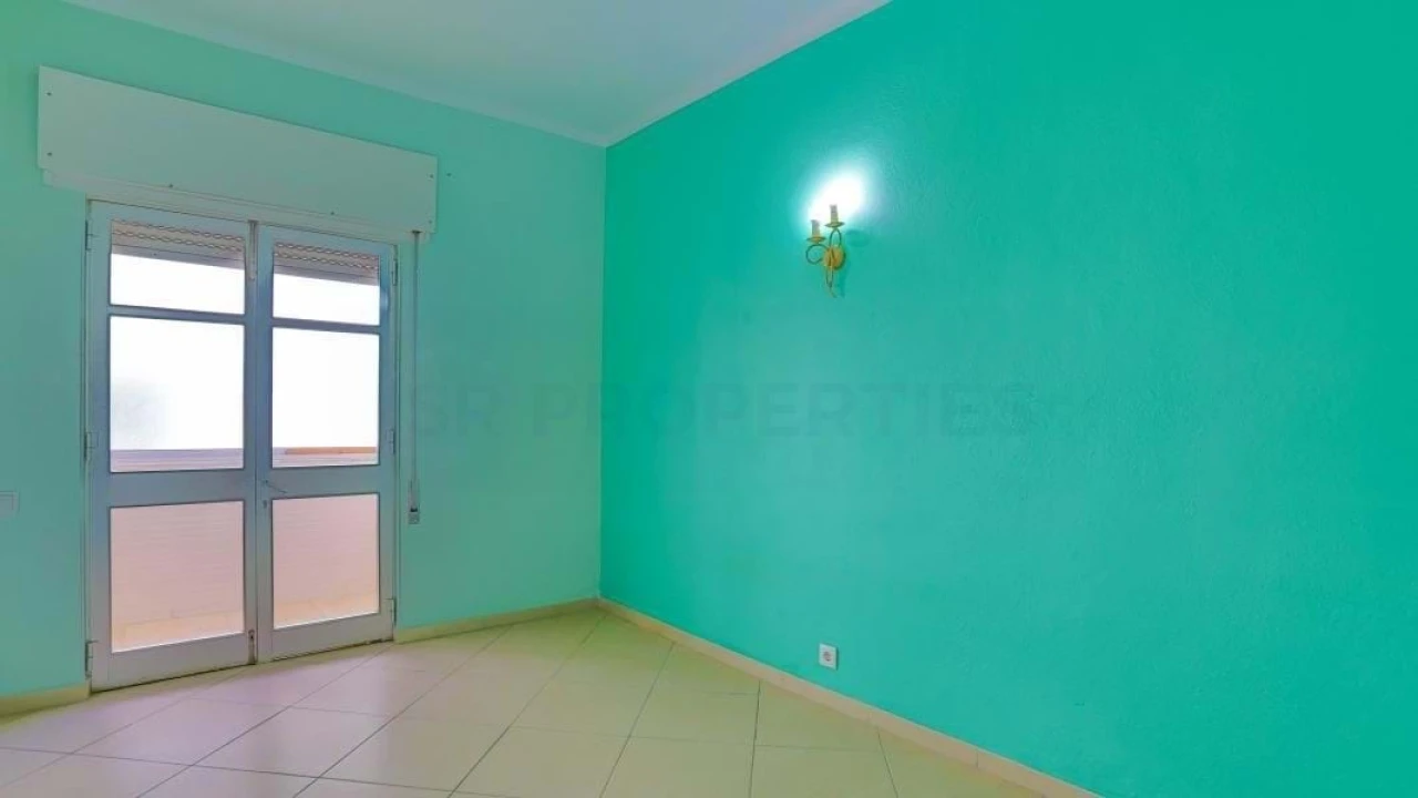 Apartamento T2 para Venda em Quarteira Foto 4