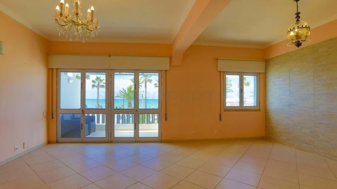 Apartamento T2 para Venda em Quarteira Foto 2