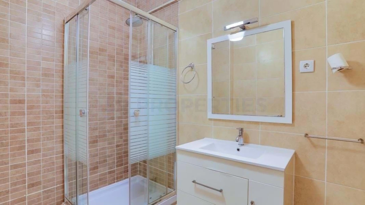 Apartamento T2 para Venda em Quarteira Foto 14
