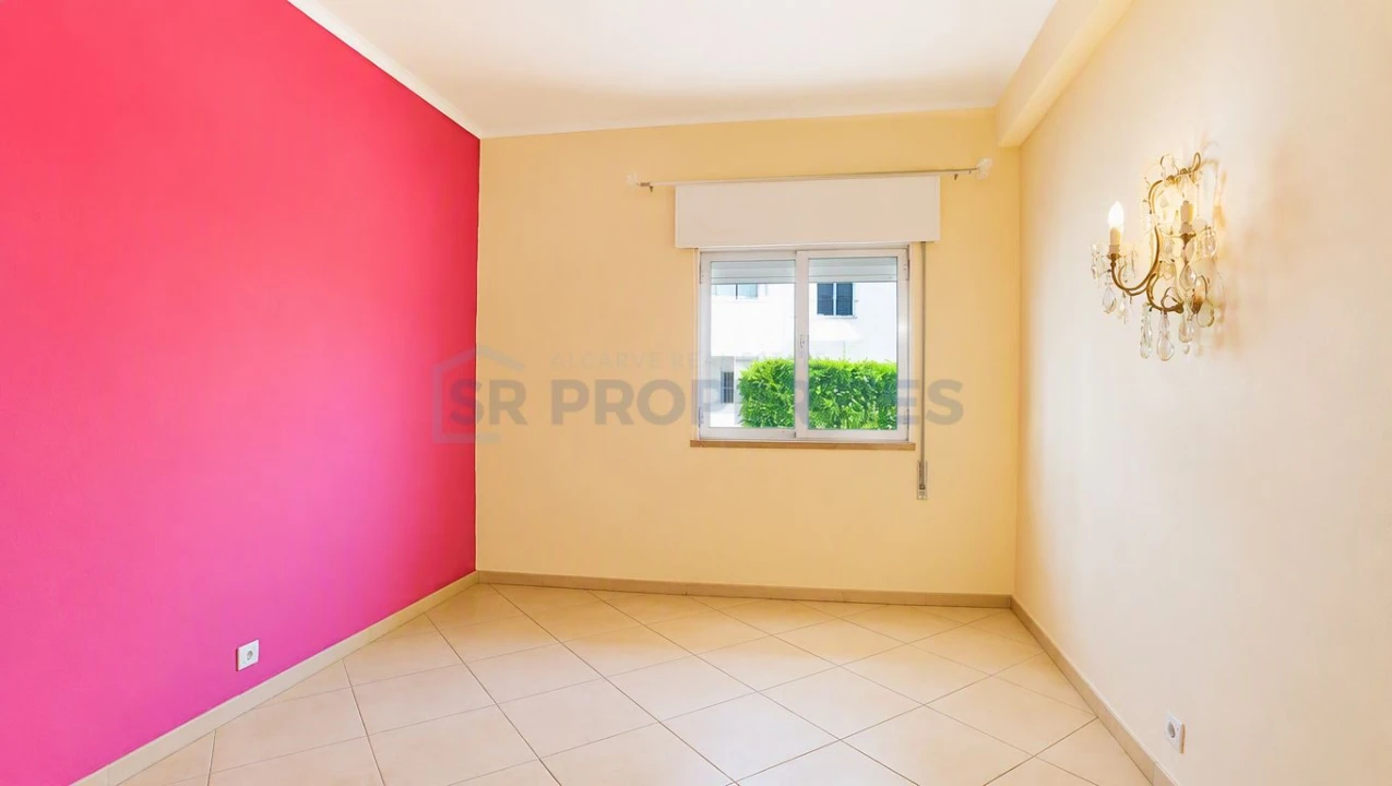 Apartamento T2 para Venda em Quarteira Foto 9