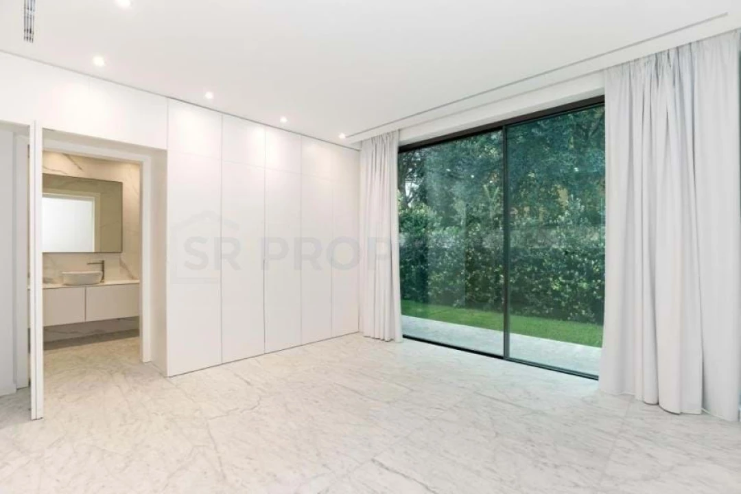 Moradia T5 para Venda em Quarteira Foto 37