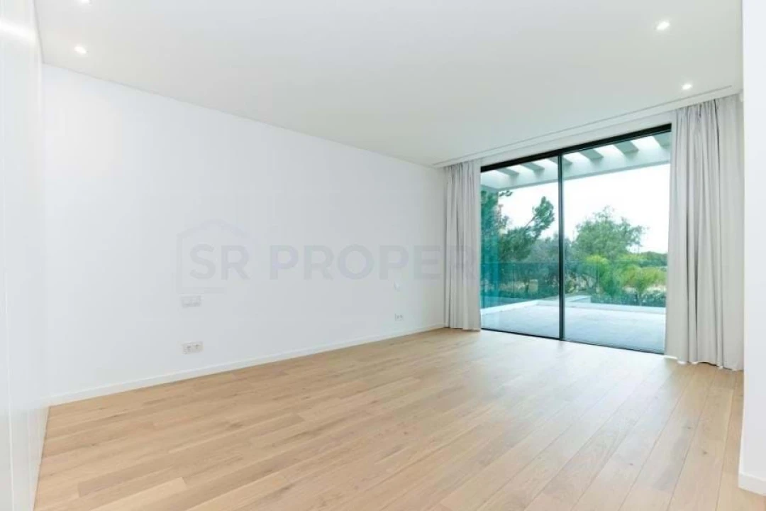 Moradia T5 para Venda em Quarteira Foto 30