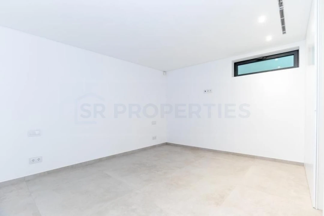 Moradia T5 para Venda em Quarteira Foto 40