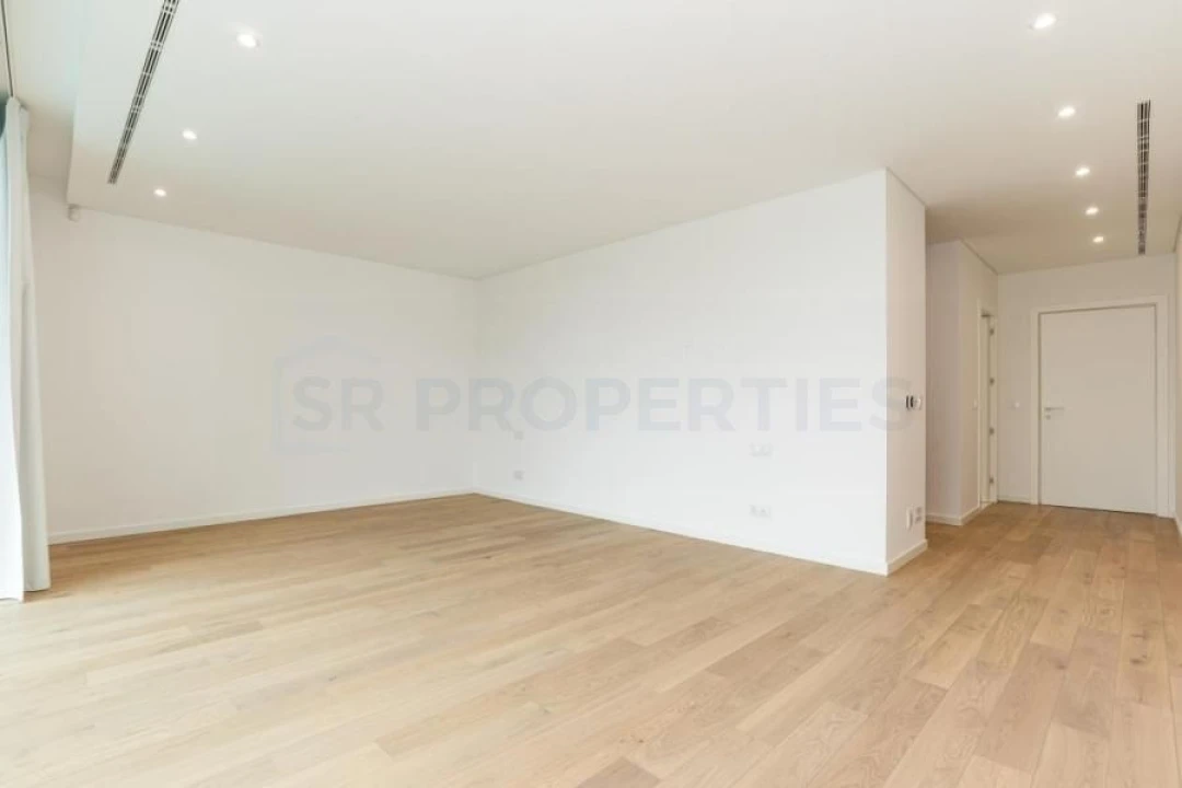 Moradia T5 para Venda em Quarteira Foto 23