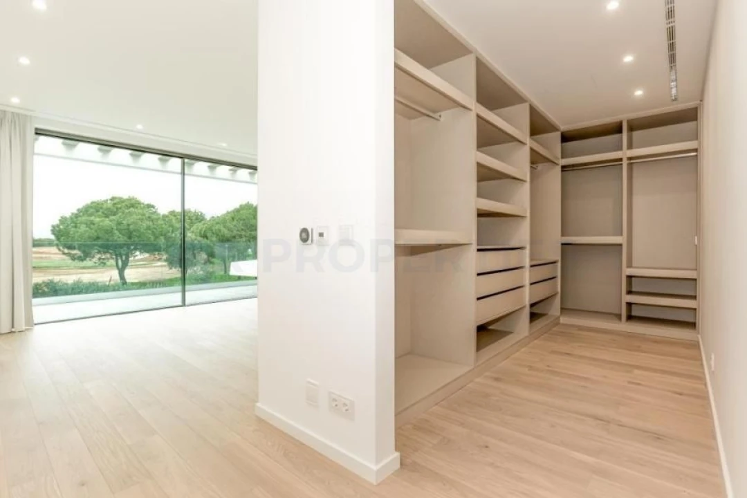 Moradia T5 para Venda em Quarteira Foto 21