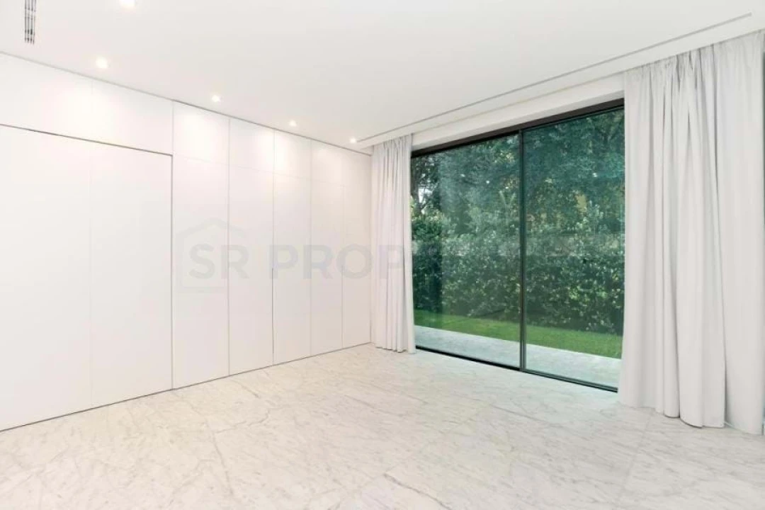 Moradia T5 para Venda em Quarteira Foto 38