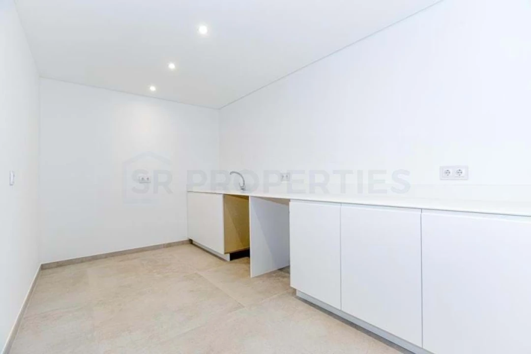 Moradia T5 para Venda em Quarteira Foto 33