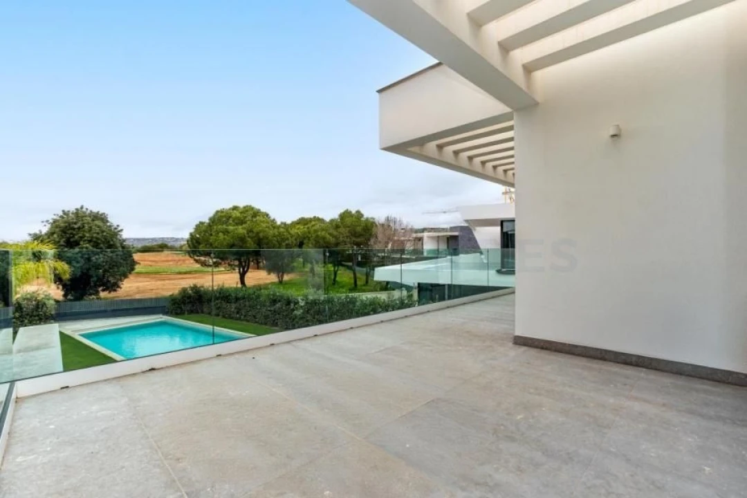 Moradia T5 para Venda em Quarteira Foto 43