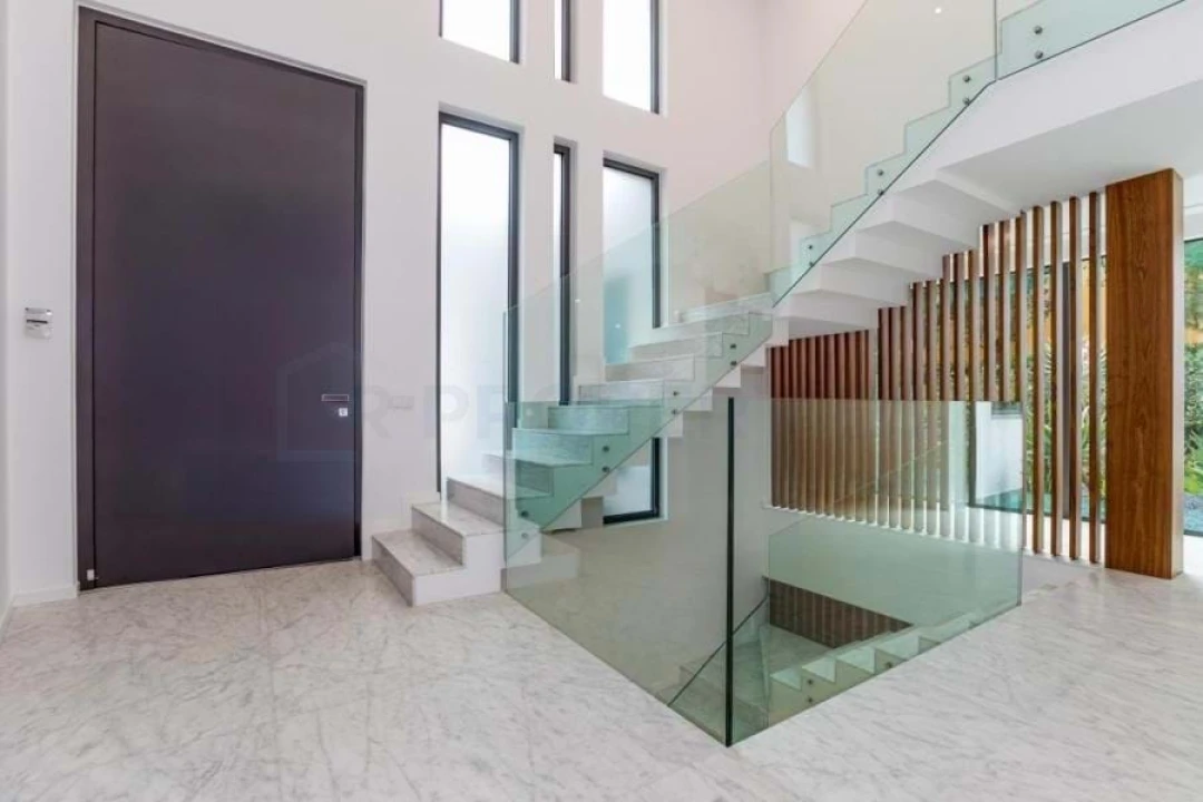 Moradia T5 para Venda em Quarteira Foto 7