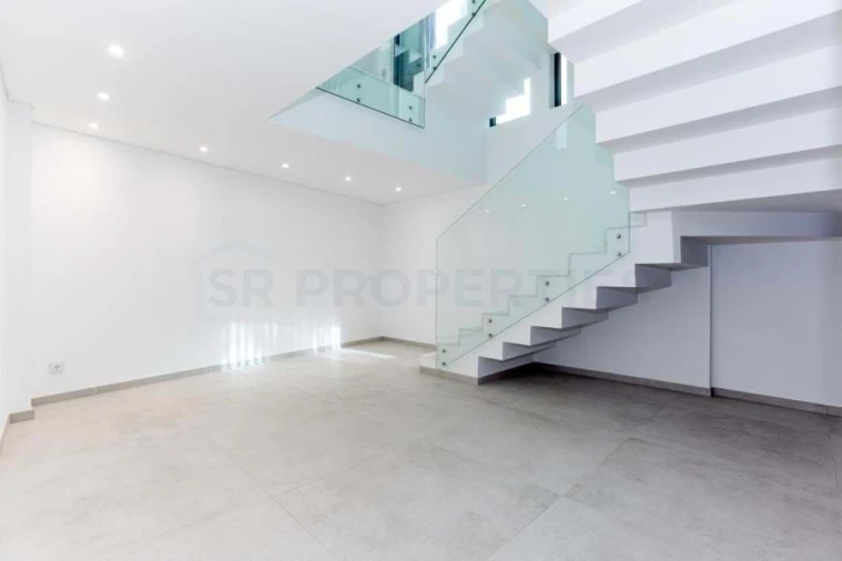 Moradia T5 para Venda em Quarteira Foto 42