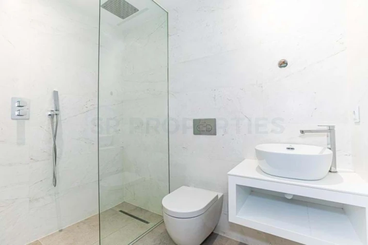 Moradia T5 para Venda em Quarteira Foto 34