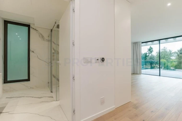 Moradia T5 para Venda em Quarteira Foto 25