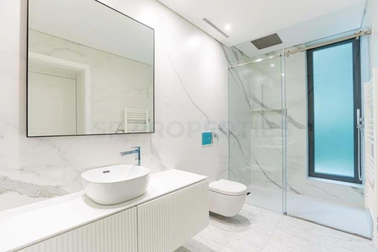 Moradia T5 para Venda em Quarteira Foto 36