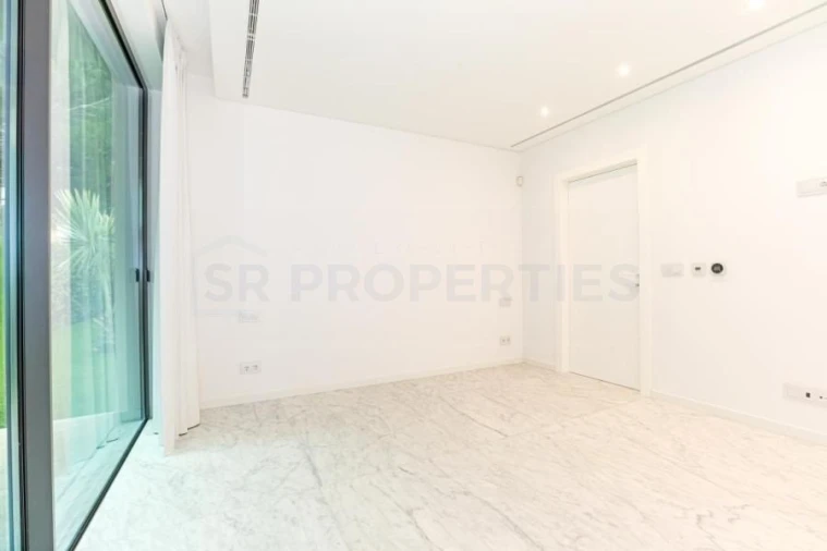 Moradia T5 para Venda em Quarteira Foto 19