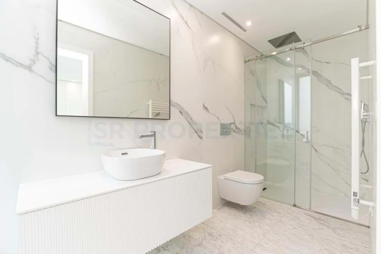 Moradia T5 para Venda em Quarteira Foto 27