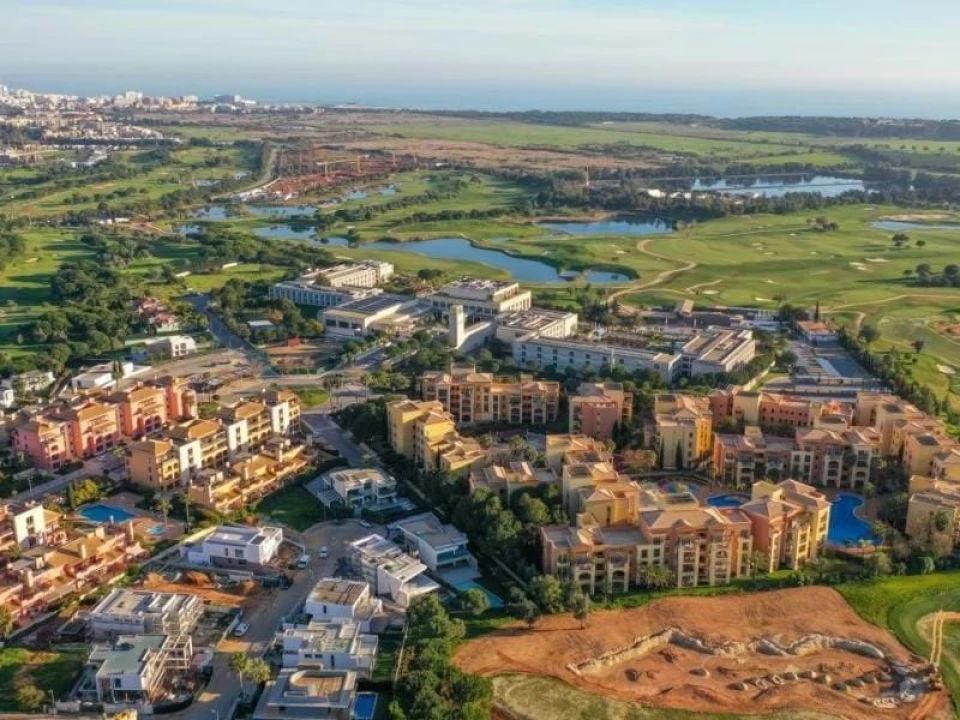 Moradia T5 para Venda em Quarteira Foto 48