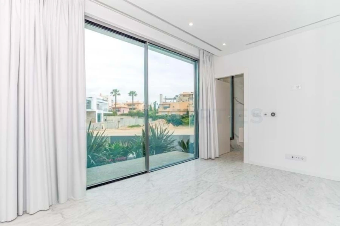 Moradia T5 para Venda em Quarteira Foto 15