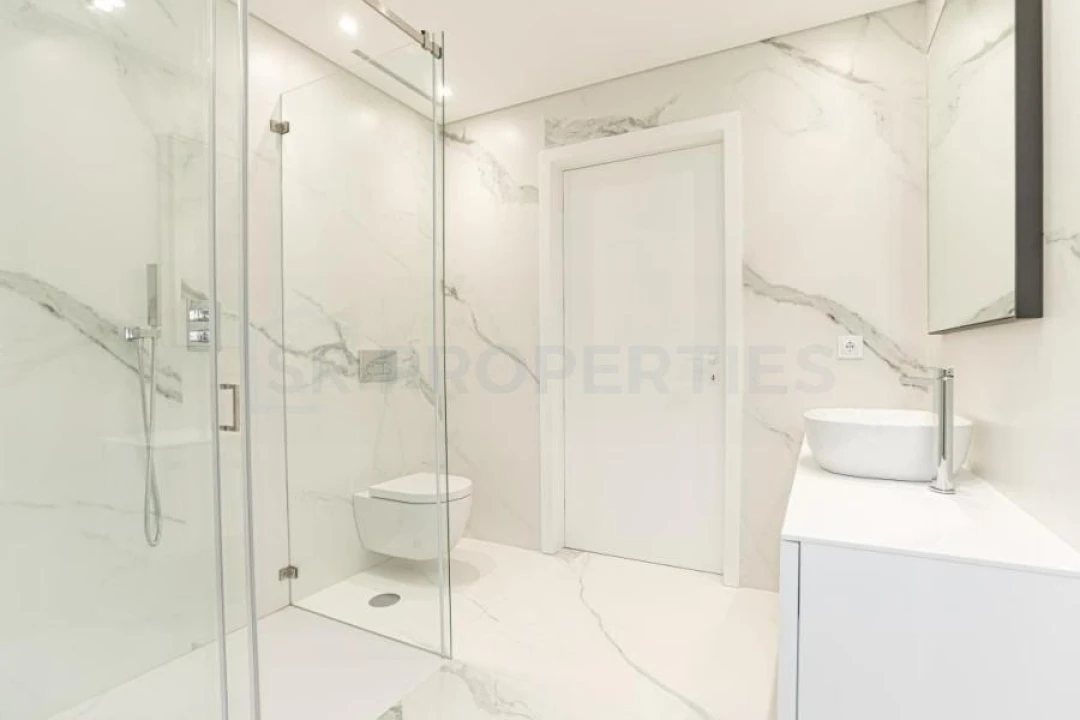 Moradia T5 para Venda em Quarteira Foto 29