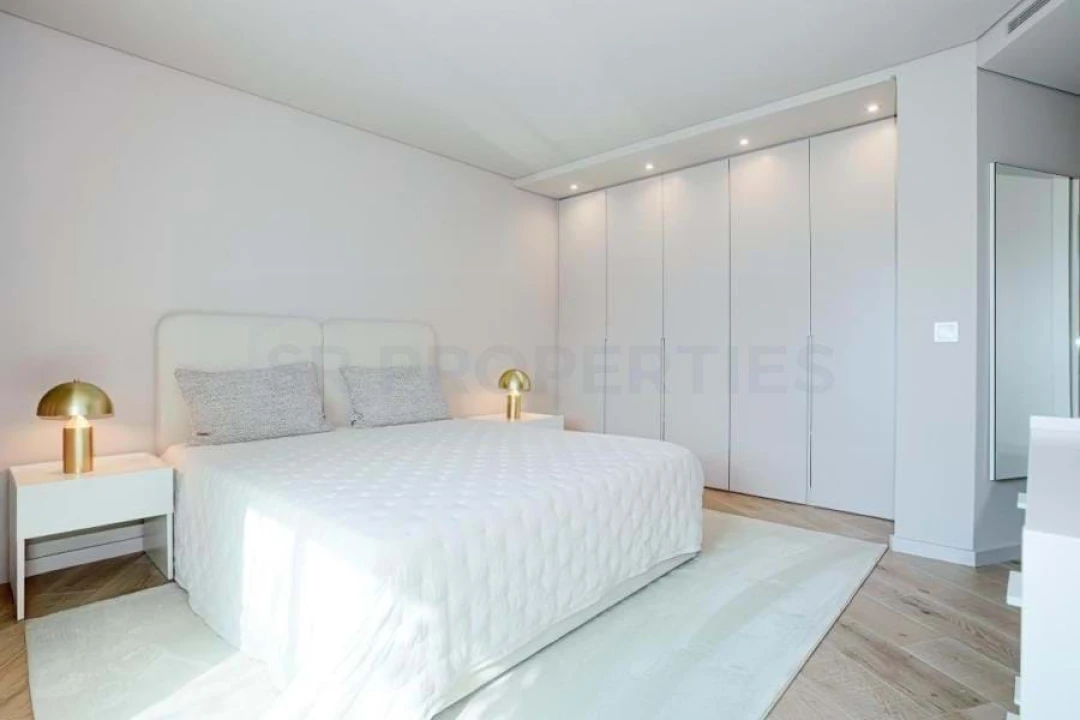 Moradia T4 para Venda em Quarteira Foto 17