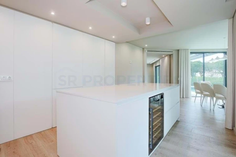 Moradia T4 para Venda em Quarteira Foto 12