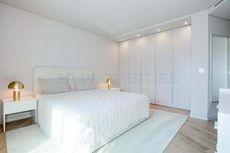 Moradia T4 para Venda em Quarteira Foto 17