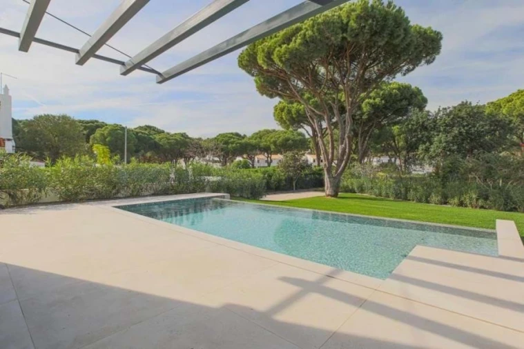 Moradia T4 para Venda em Quarteira Foto 28