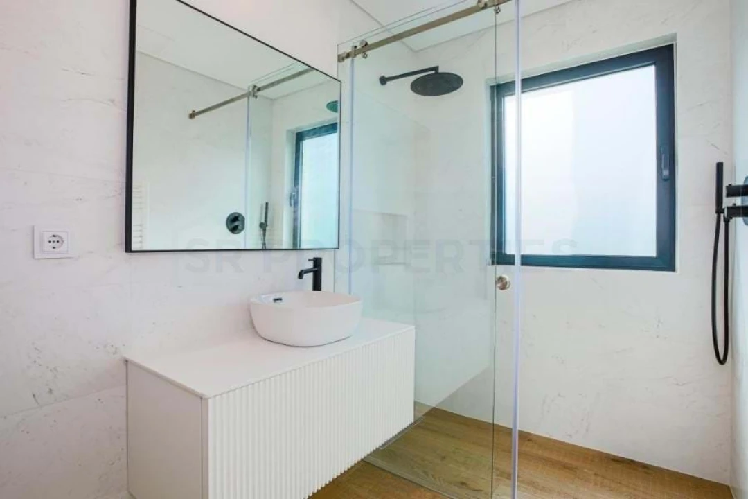 Moradia T4 para Venda em Quarteira Foto 21