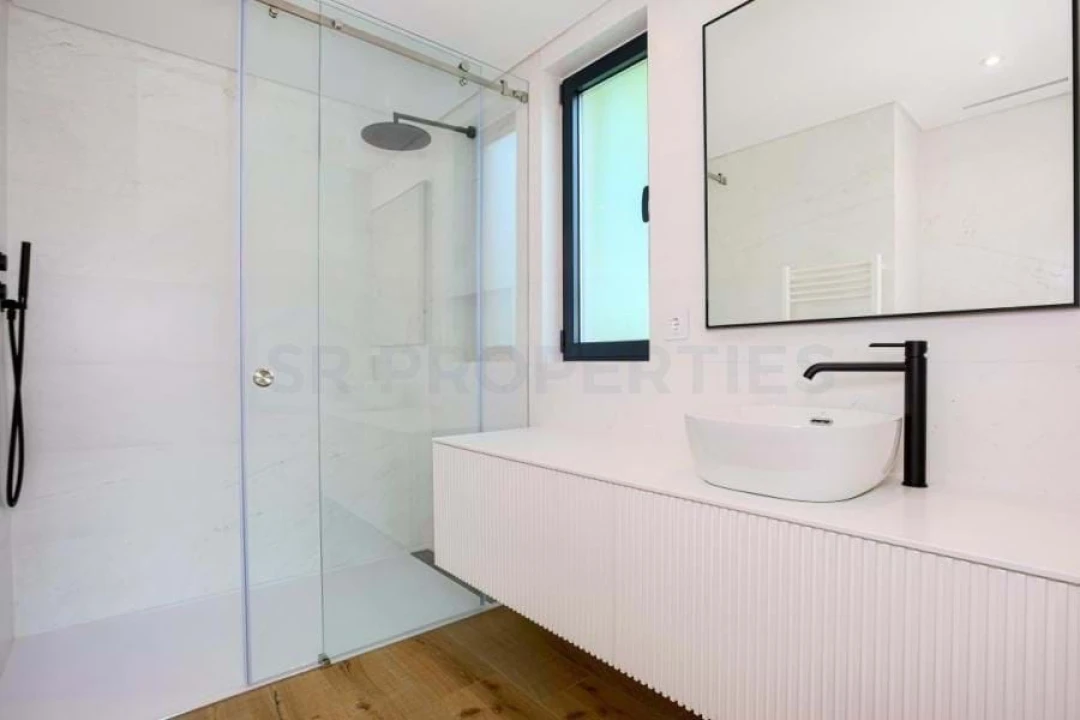 Moradia T4 para Venda em Quarteira Foto 20