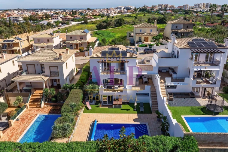 Moradia T4 para Venda em Lagos (São Sebastião e Santa Maria) Foto 35